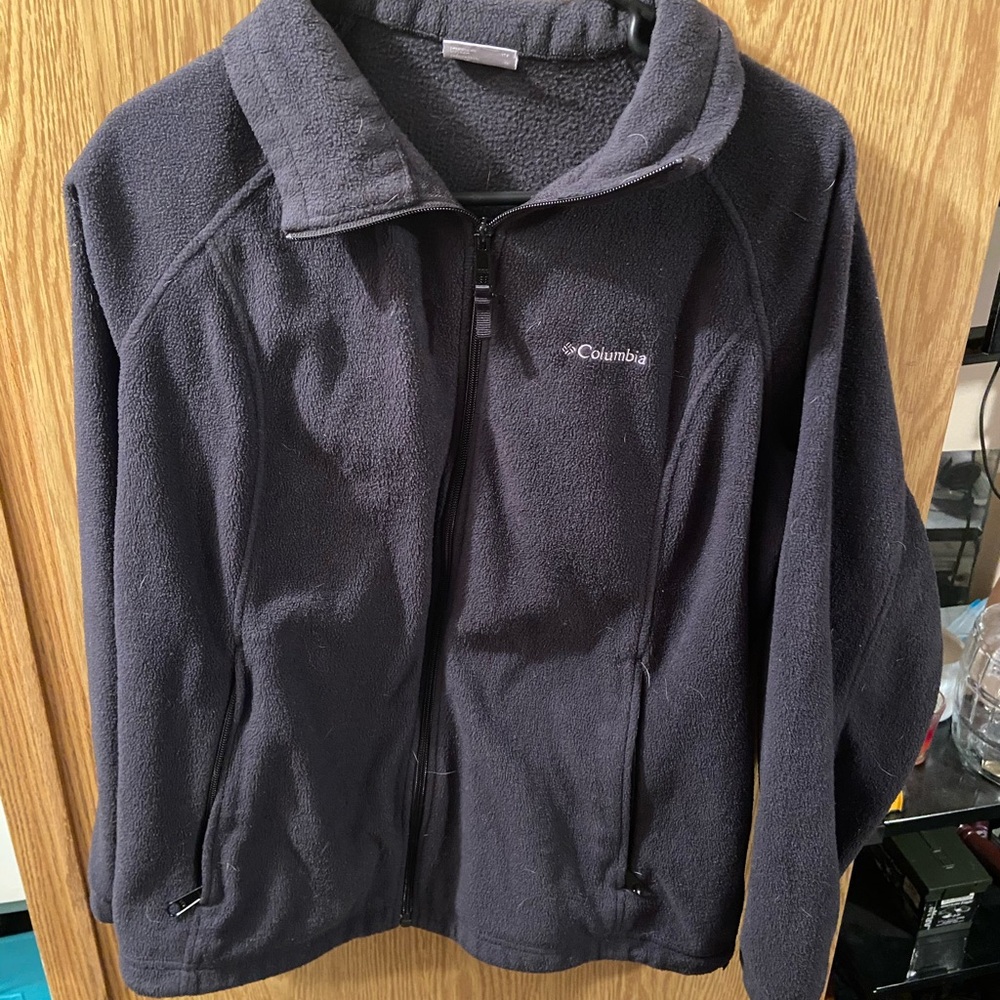 Columbia sweatershirt